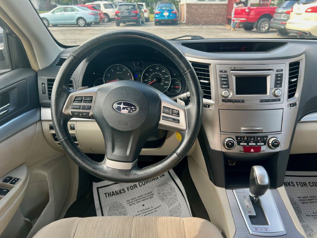 2014 Subaru Outback Image 17