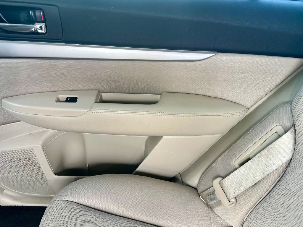 2014 Subaru Outback Image 18