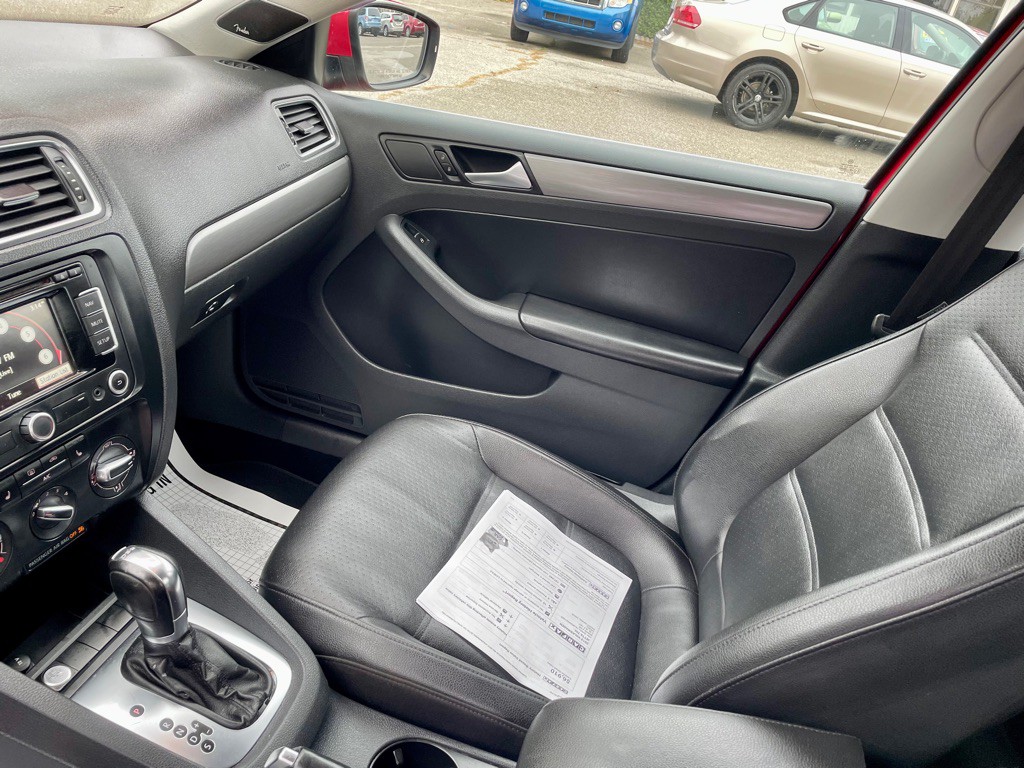 2013 Volkswagen Jetta Image 10