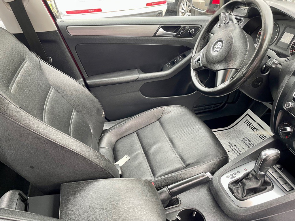 2013 Volkswagen Jetta Image 12