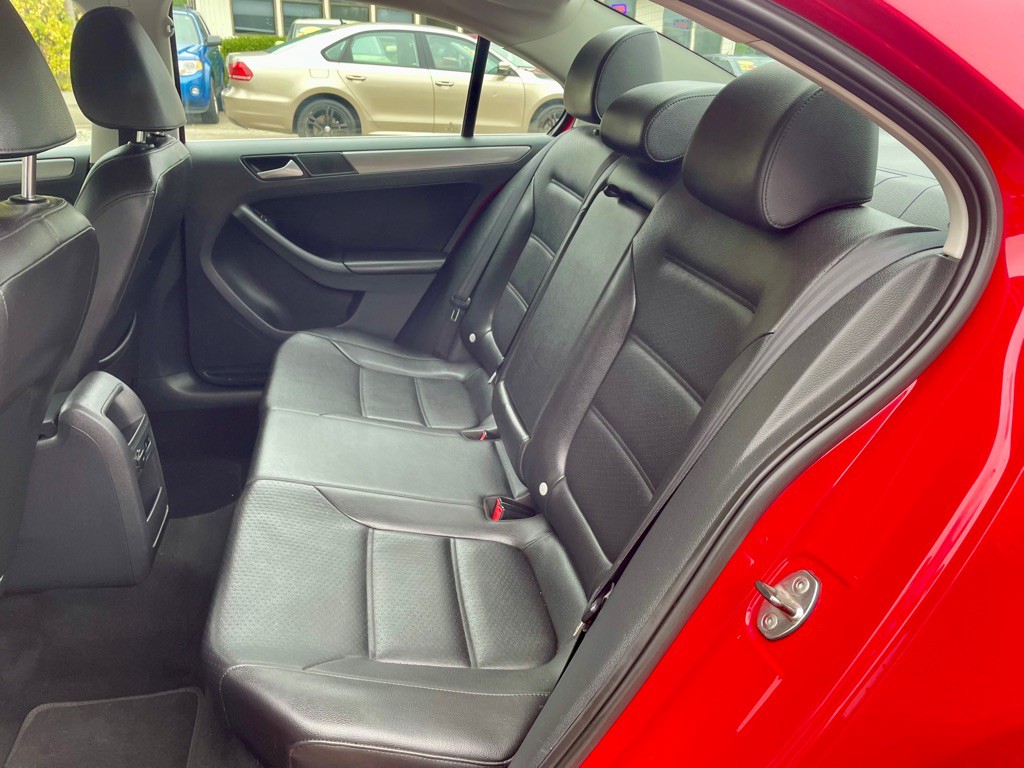 2013 Volkswagen Jetta Image 16
