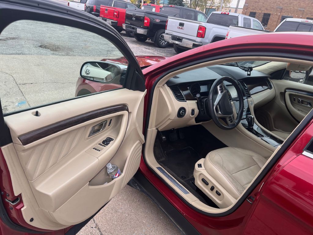 2015 Ford Taurus Image 9