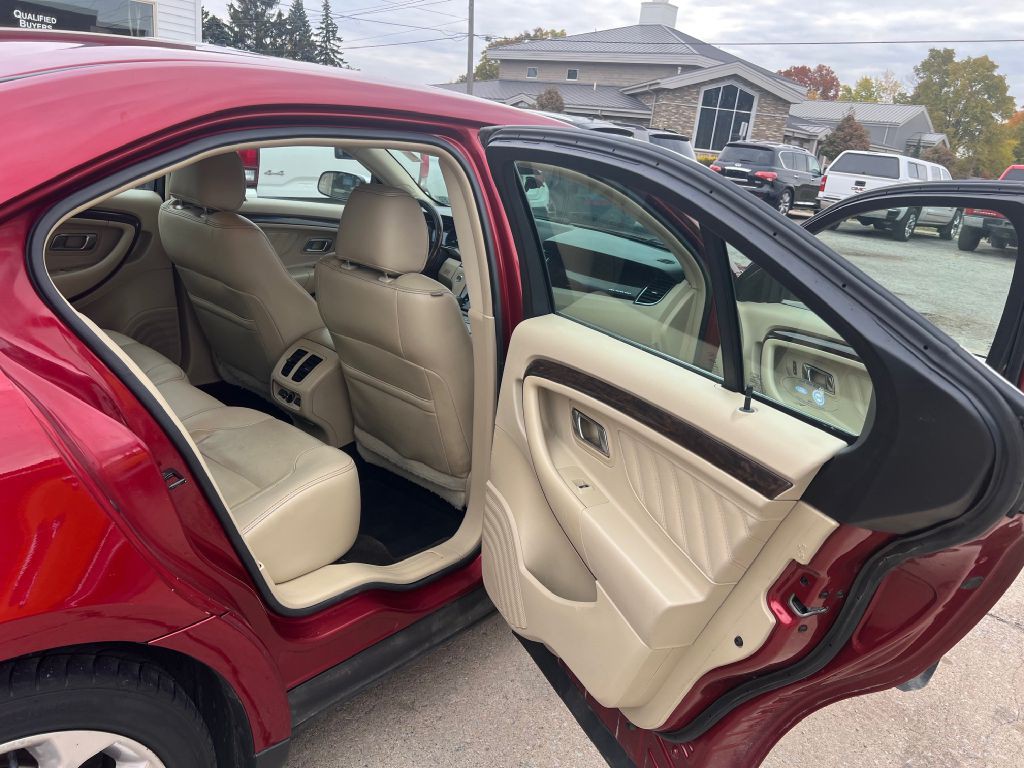 2015 Ford Taurus Image 12