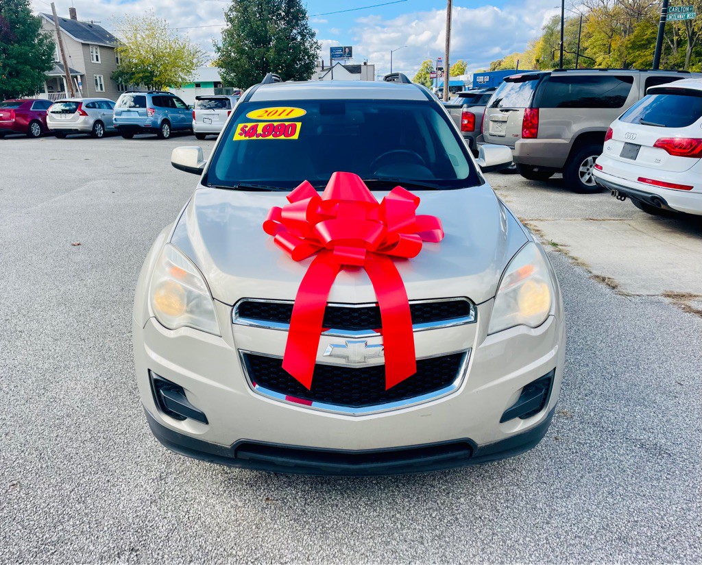 2011 Chevrolet Equinox Image 2