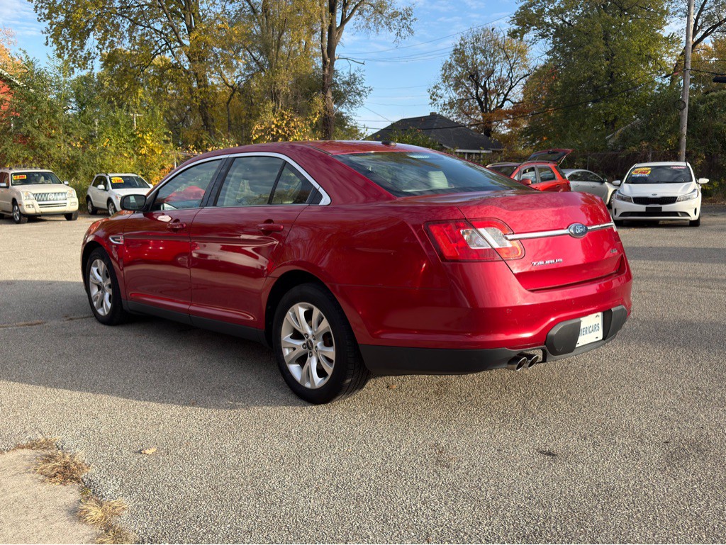 2010 Ford Taurus Image 6