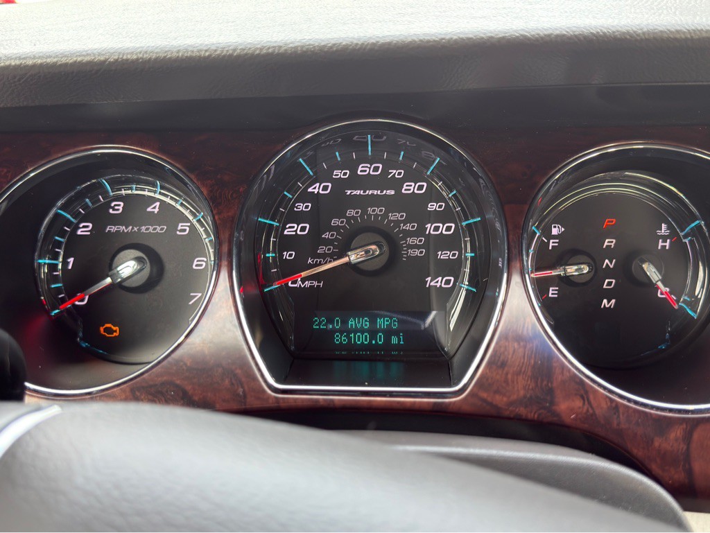 2010 Ford Taurus Image 12
