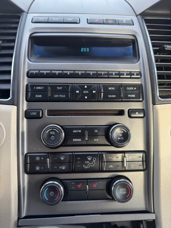 2010 Ford Taurus Image 15