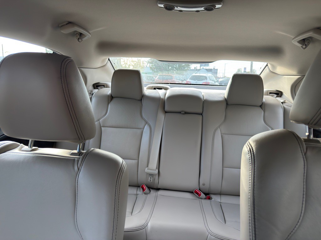 2010 Ford Taurus Image 16