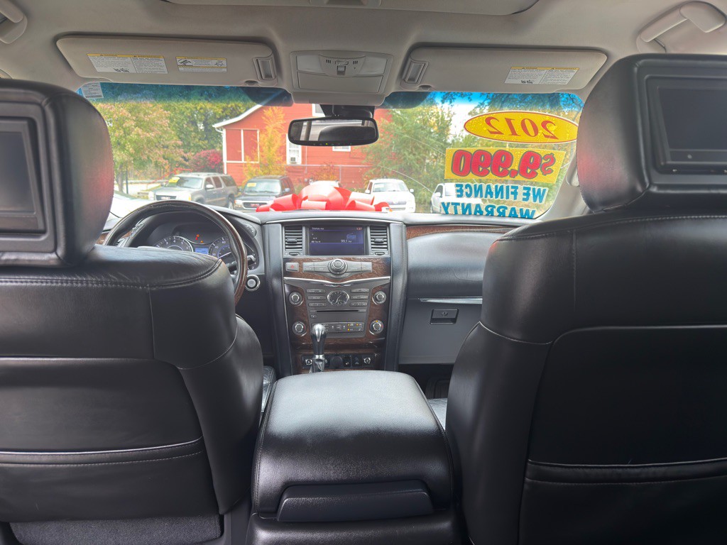 2012 INFINITI QX56 Image 13