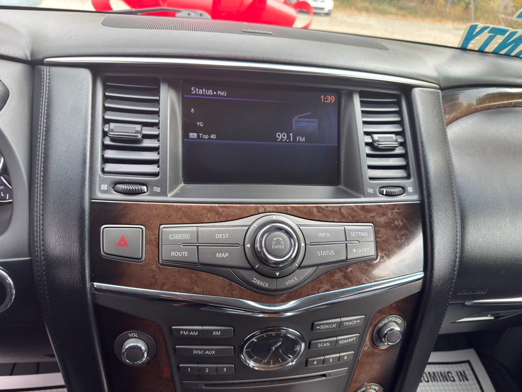 2012 INFINITI QX56 Image 18