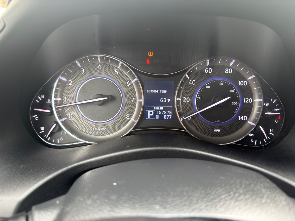 2012 INFINITI QX56 Image 19