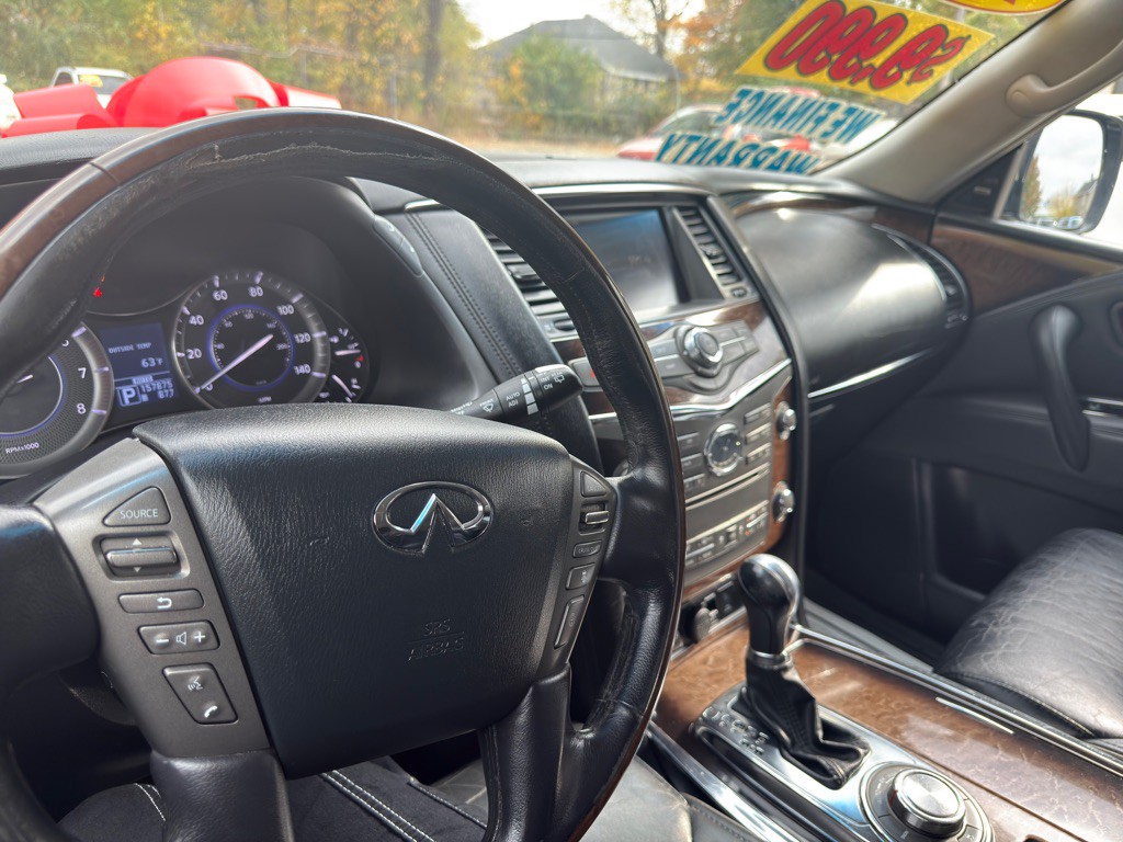 2012 INFINITI QX56 Image 20