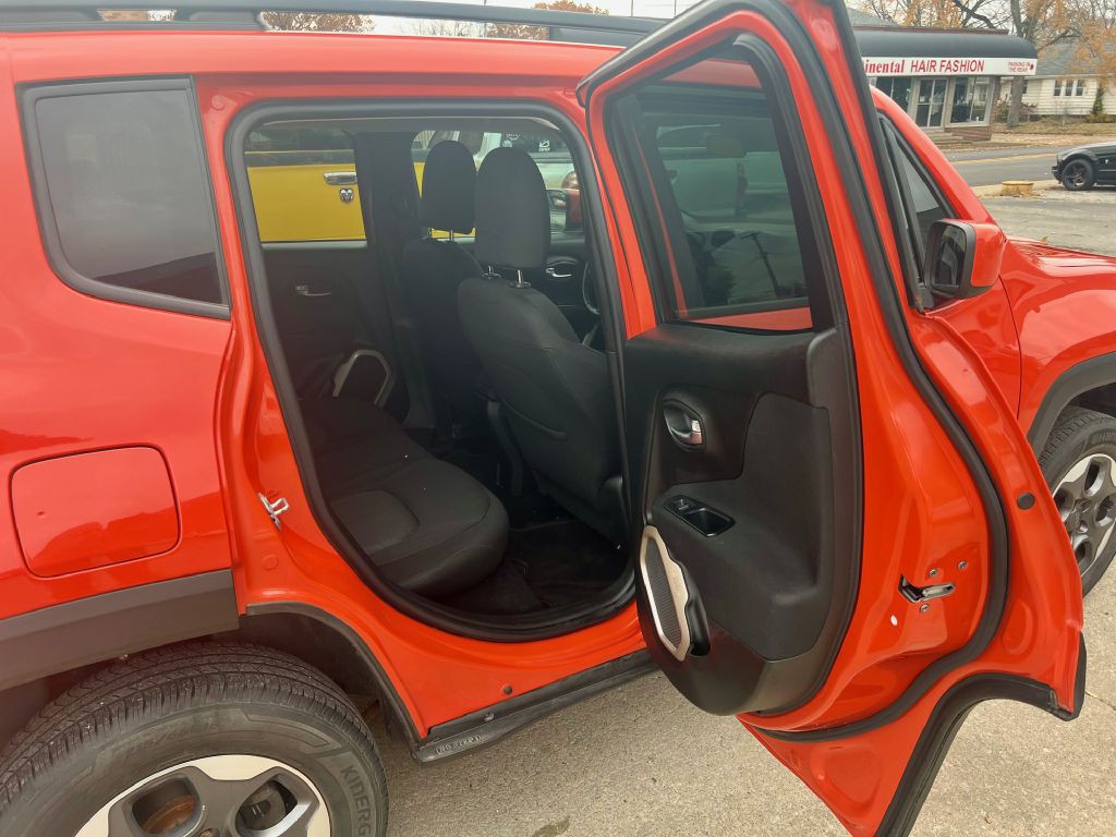 2015 Jeep Renegade Image 12