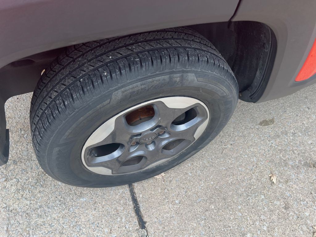 2015 Jeep Renegade Image 15