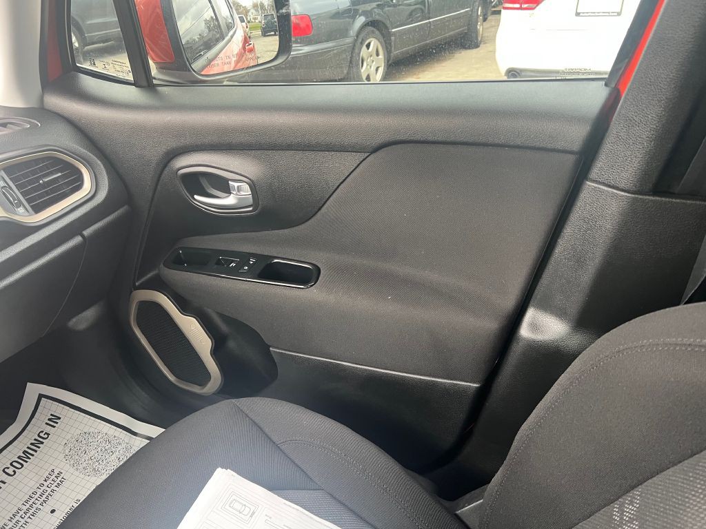 2015 Jeep Renegade Image 17