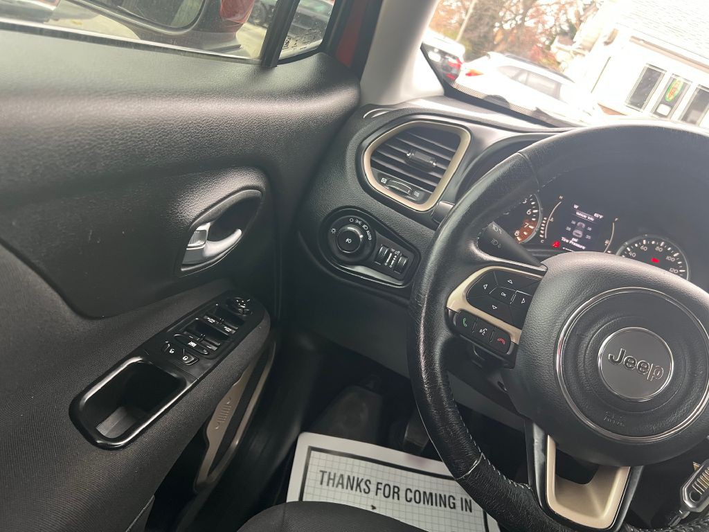 2015 Jeep Renegade Image 21