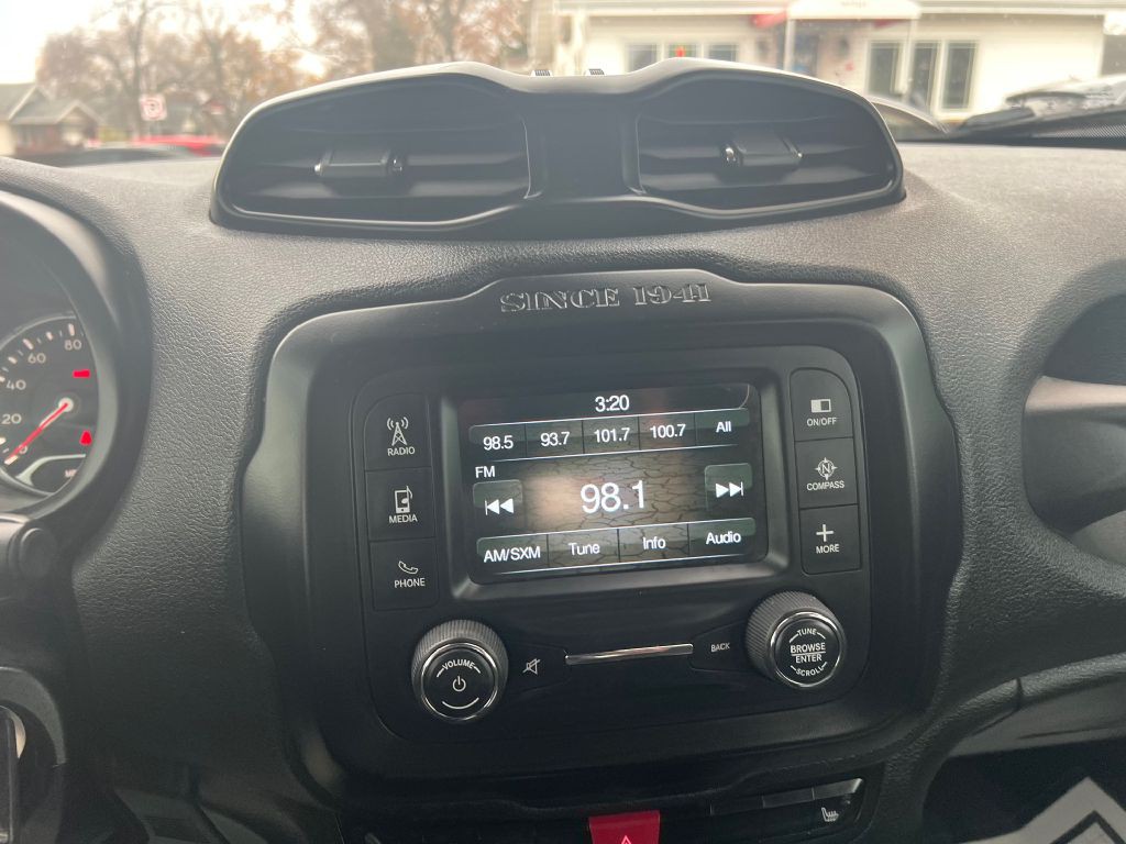 2015 Jeep Renegade Image 23