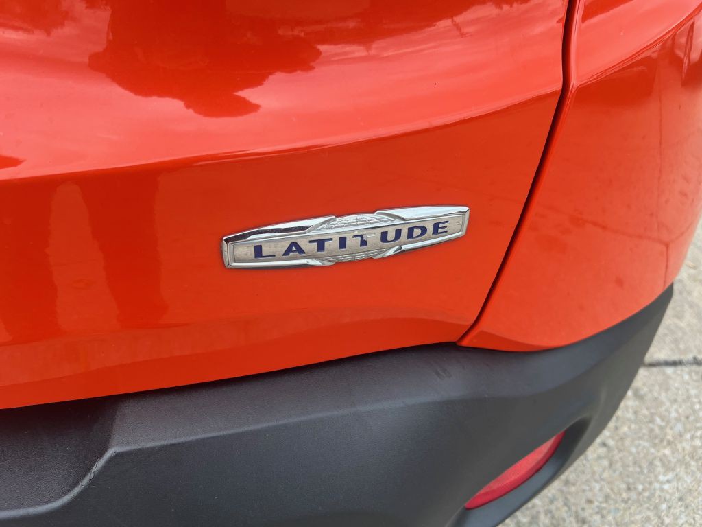 2015 Jeep Renegade Image 24