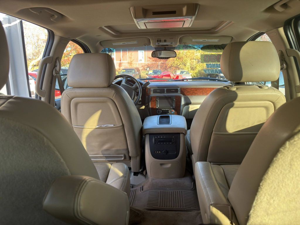 2012 Chevrolet Tahoe Image 11