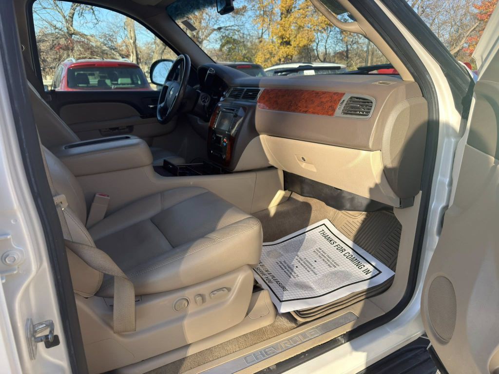 2012 Chevrolet Tahoe Image 18
