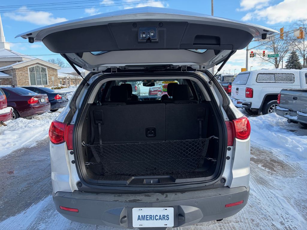 2011 Chevrolet Traverse Image 11