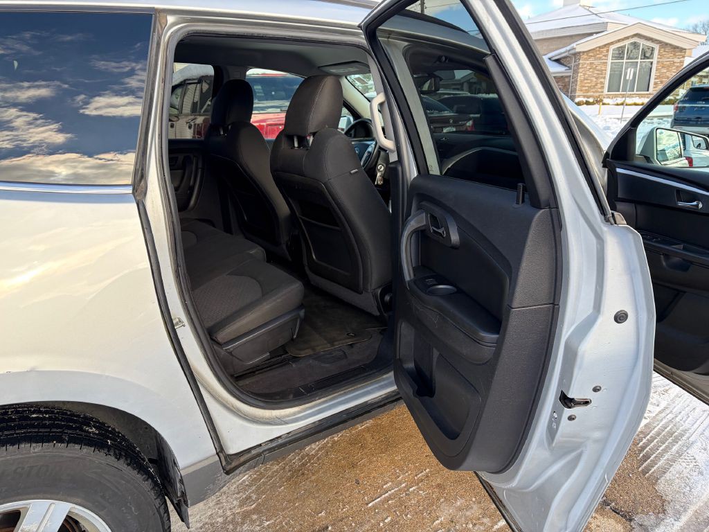 2011 Chevrolet Traverse Image 13
