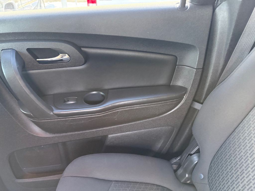 2011 Chevrolet Traverse Image 16