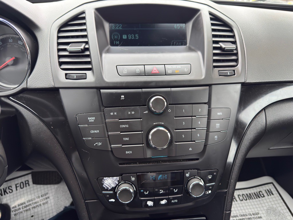 2011 Buick Regal Image 14