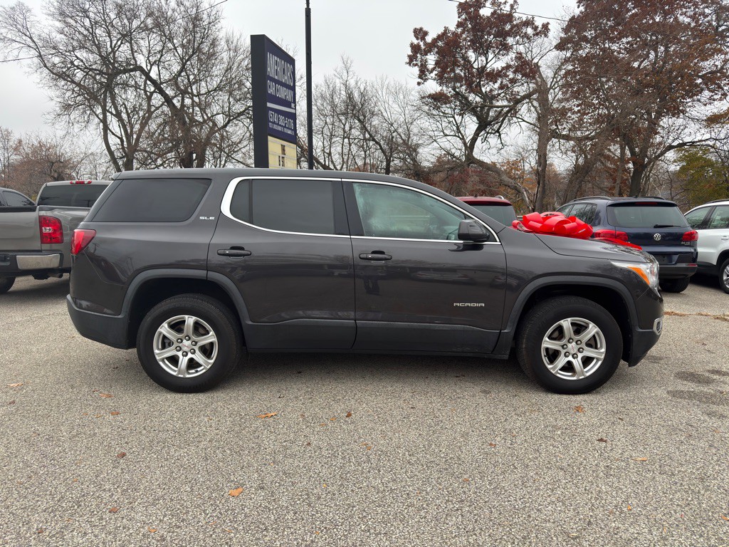 2017 GMC Acadia Image 4