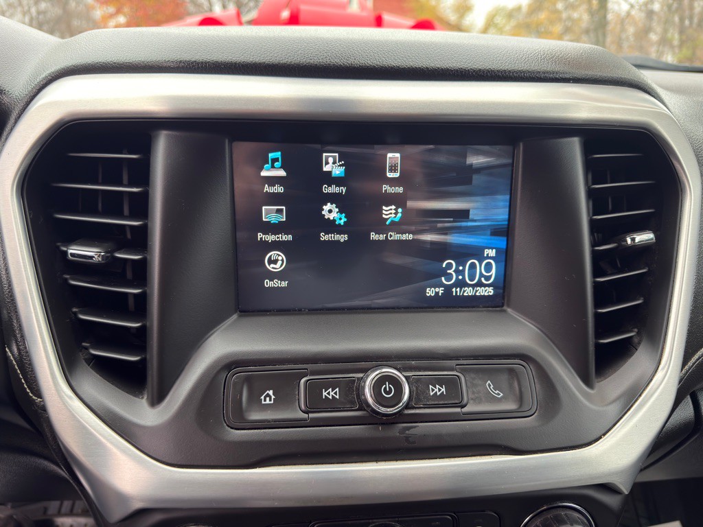 2017 GMC Acadia Image 16