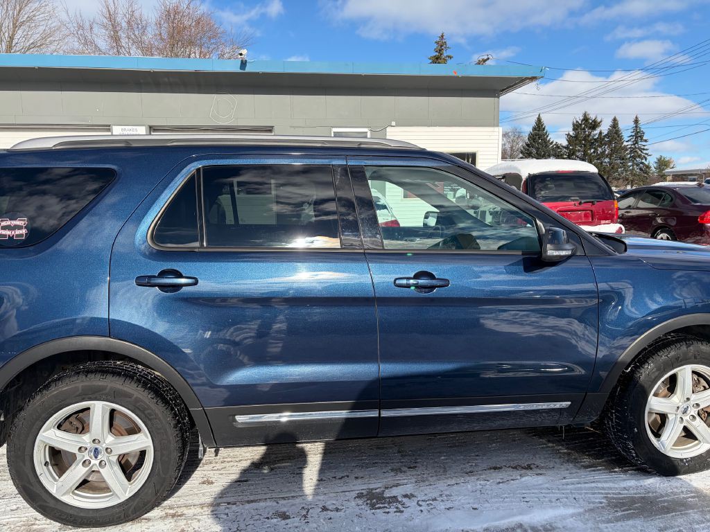 2017 Ford Explorer Image 4