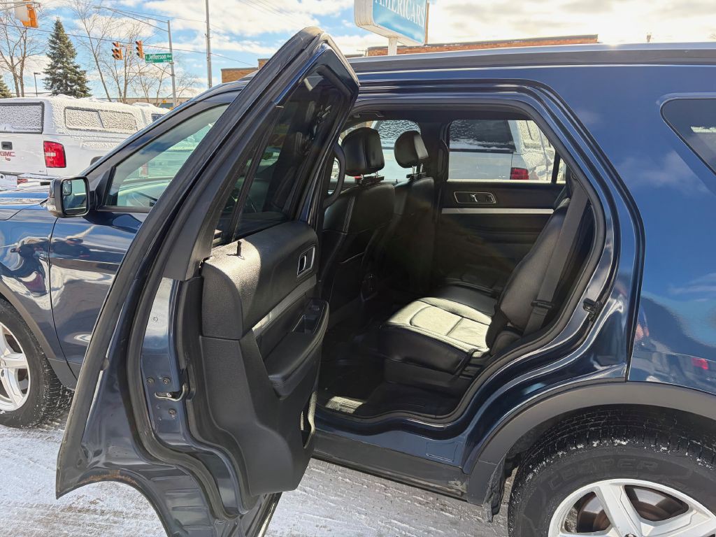 2017 Ford Explorer Image 10