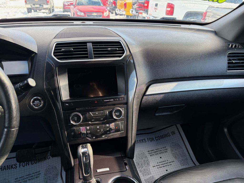 2017 Ford Explorer Image 16