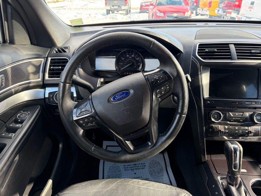 2017 Ford Explorer Image 17