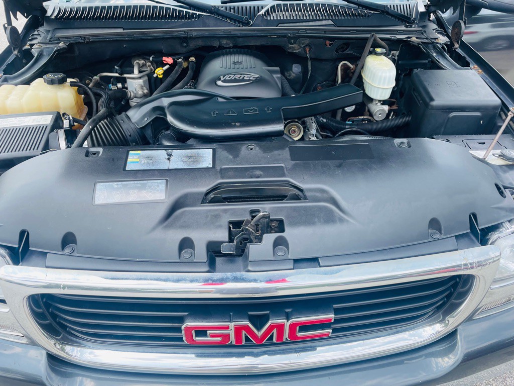 2004 GMC Yukon Image 19