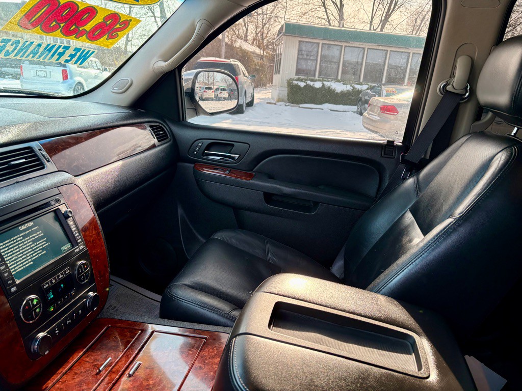 2010 Chevrolet Tahoe Image 10
