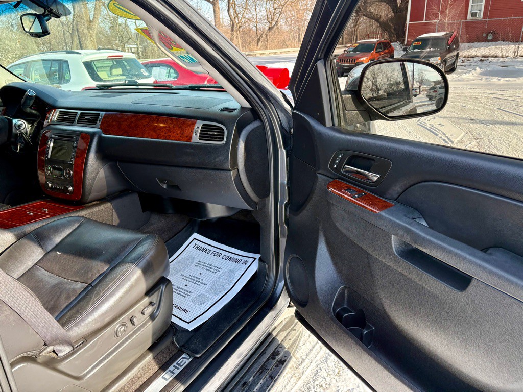 2010 Chevrolet Tahoe Image 13