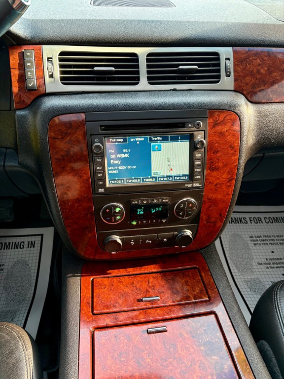 2010 Chevrolet Tahoe Image 18