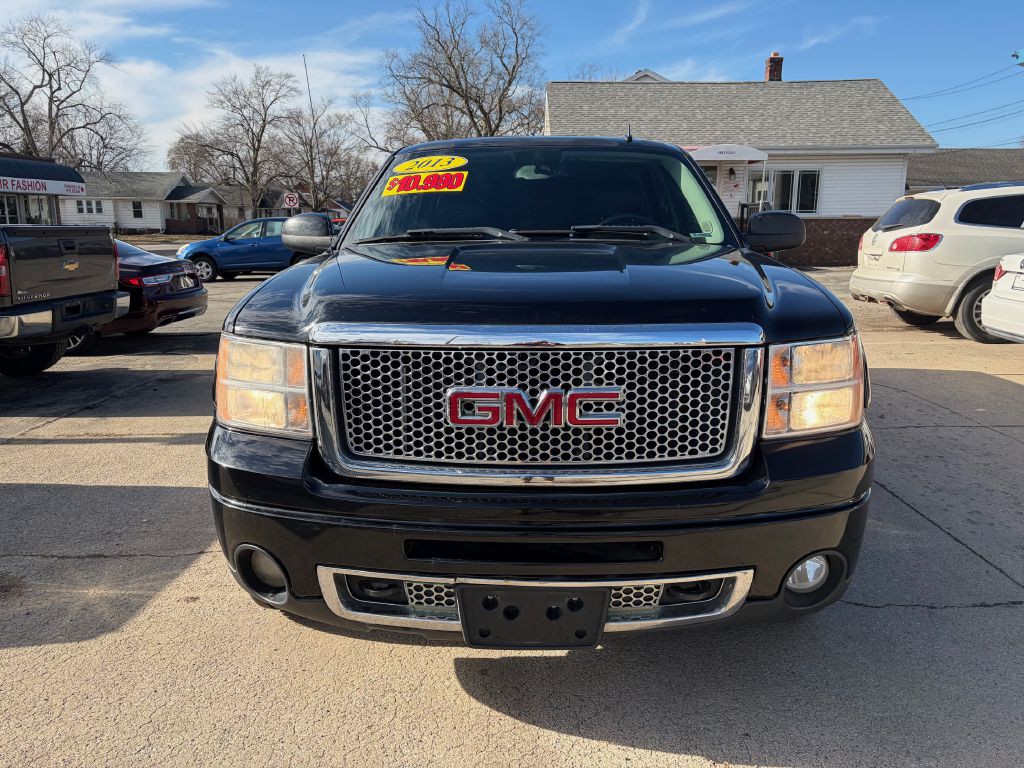 2013 GMC Sierra Image 2