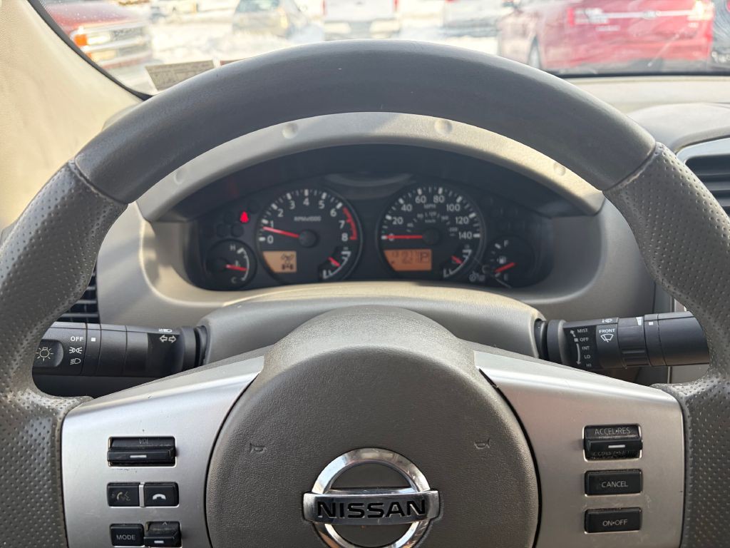 2015 Nissan Frontier Image 16