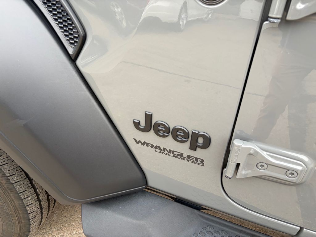 2022 Jeep Wrangler Unlimited Image 9