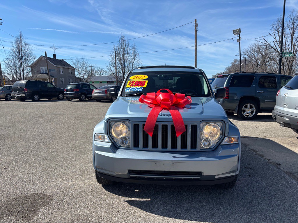 2012 Jeep Liberty Image 2