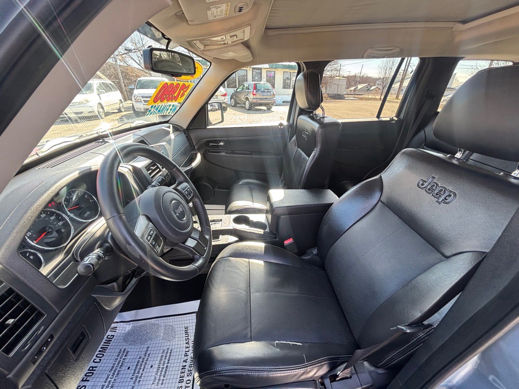 2012 Jeep Liberty Image 9