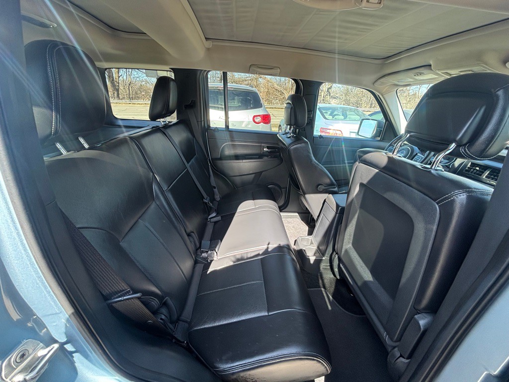 2012 Jeep Liberty Image 16