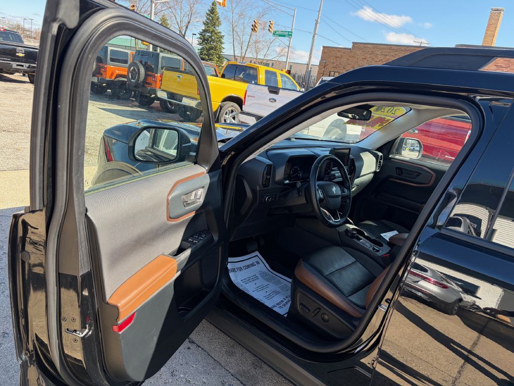 2021 Ford Bronco Image 9