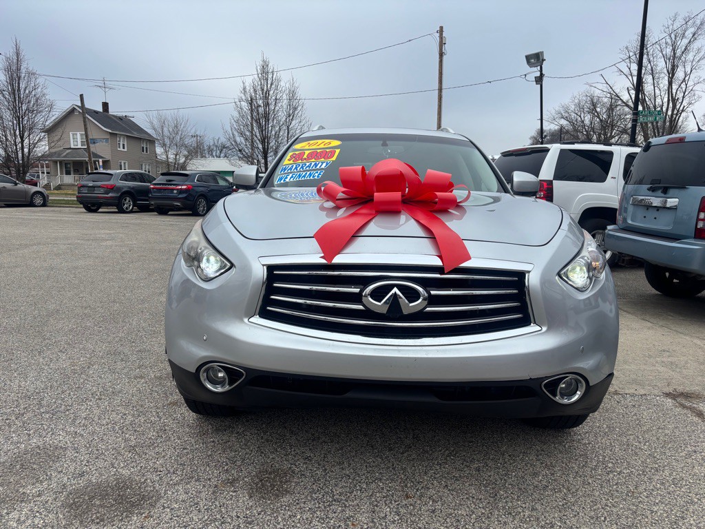 2016 INFINITI QX70 Image 3