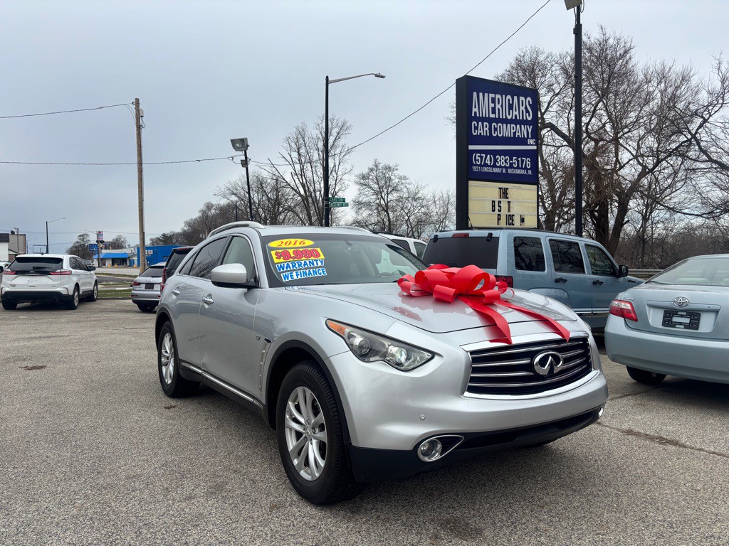 2016 INFINITI QX70 Image 4