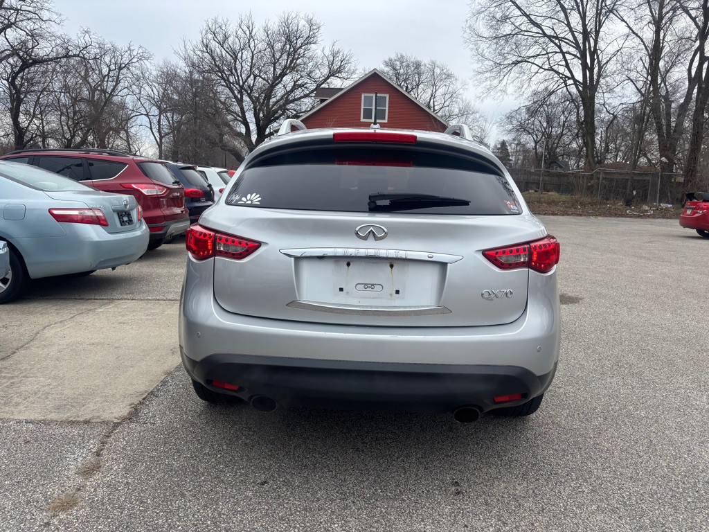 2016 INFINITI QX70 Image 7