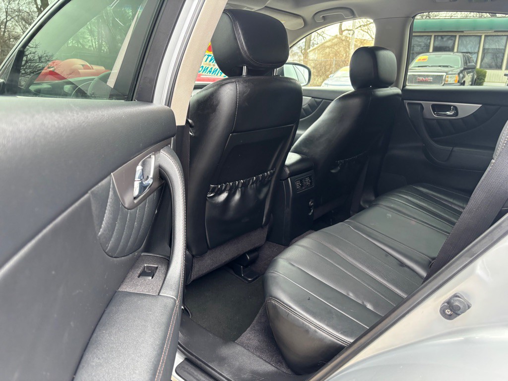 2016 INFINITI QX70 Image 14