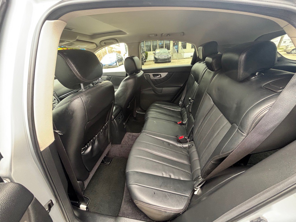 2016 INFINITI QX70 Image 15